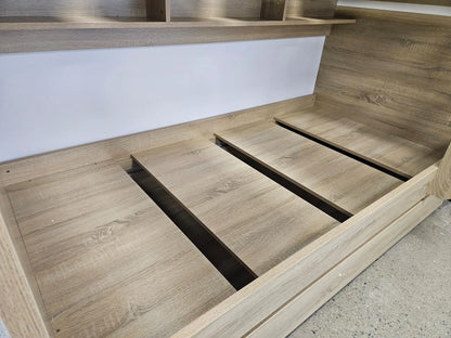 magic bunk glose up image with panel support